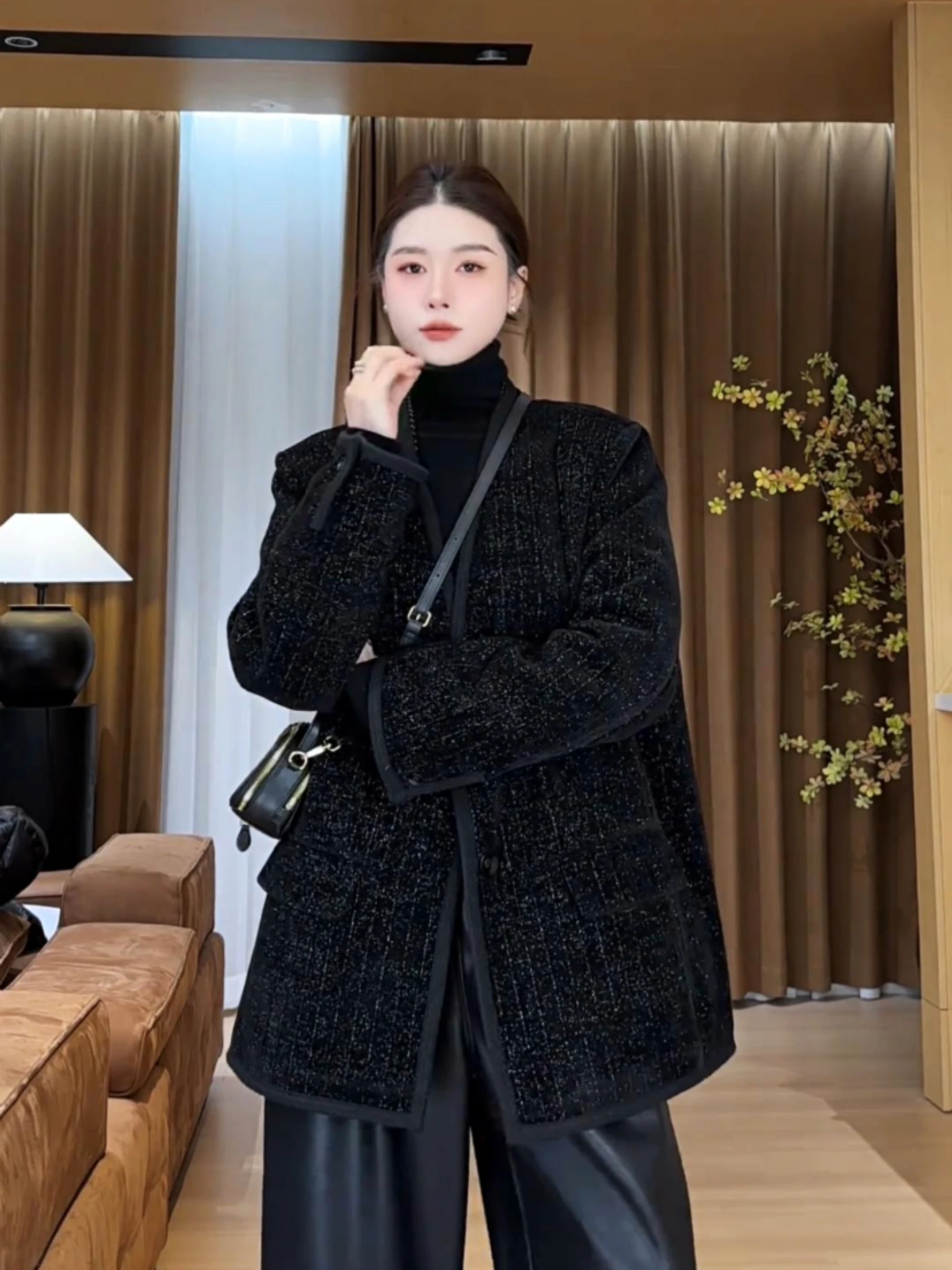 Moon Does Not Eat Fish New Year's Robe Shiny Thread Short Jacket V-neck down Jacket Casual Style High Quality Winter Coat B6067
Moon Does Not Eat Fish New Year's Robe Shiny Thread Short Jacket V-neck down Jacket Casual Style High Quality Winter Coat B6067