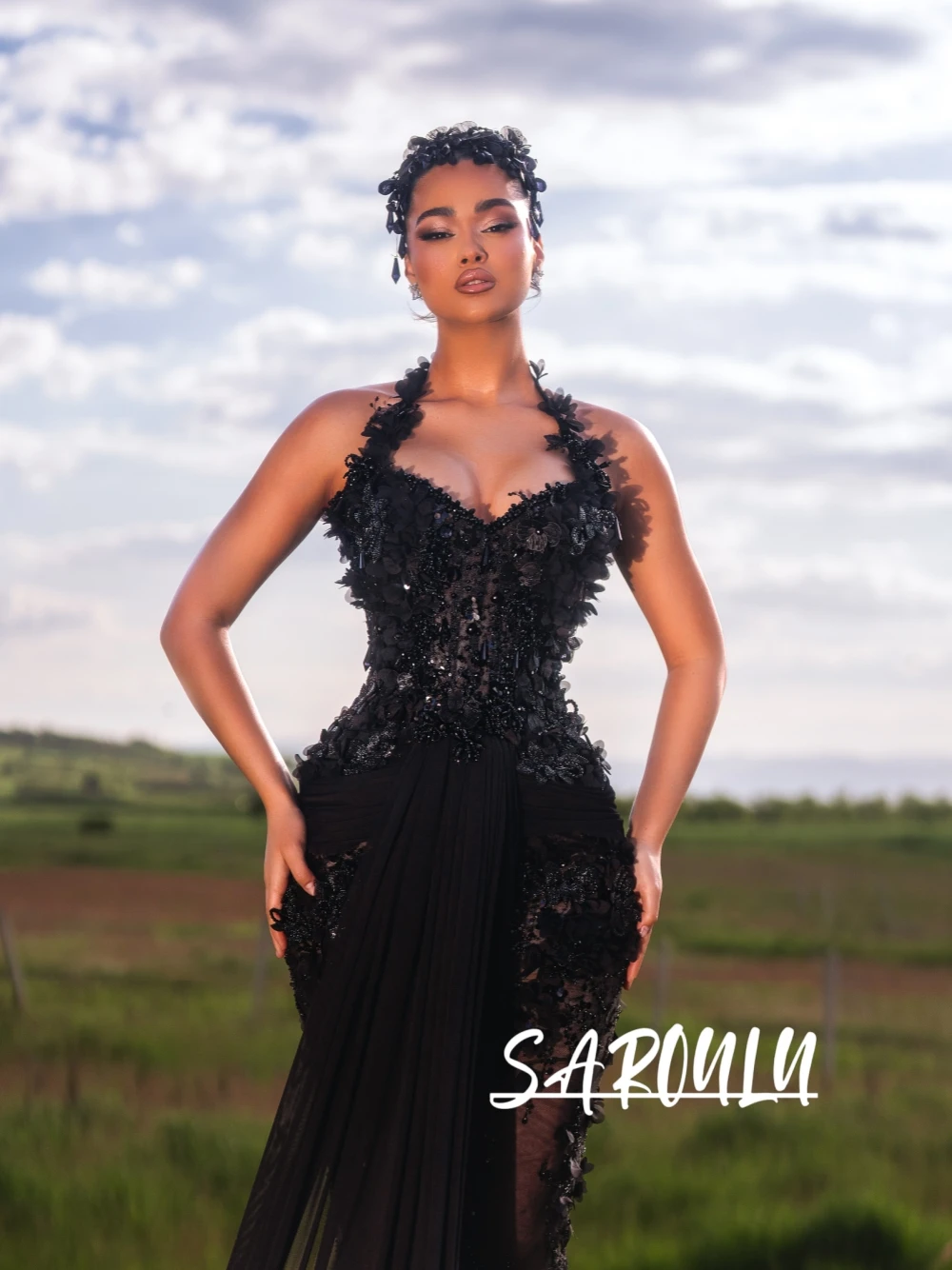 Sexy Illusion Sheath Evening Dress Black Beaded Floral Halter Customized Prom Gown With Front Tail Glamorous Galas Party Wear
Sexy Illusion Sheath Evening Dress Black Beaded Floral Halter Customized Prom Gown With Front Tail Glamorous Galas Party Wear
