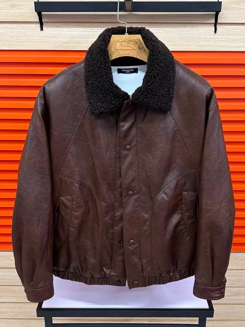 Высококачественная мужская куртка из искусственной кожи на зиму, с теплой подкладкой, модная, деловая, приталенная, антибактериальная
Высококачественная мужская куртка из искусственной кожи на зиму, с теплой подкладкой, модная, деловая, приталенная, антибактериальная