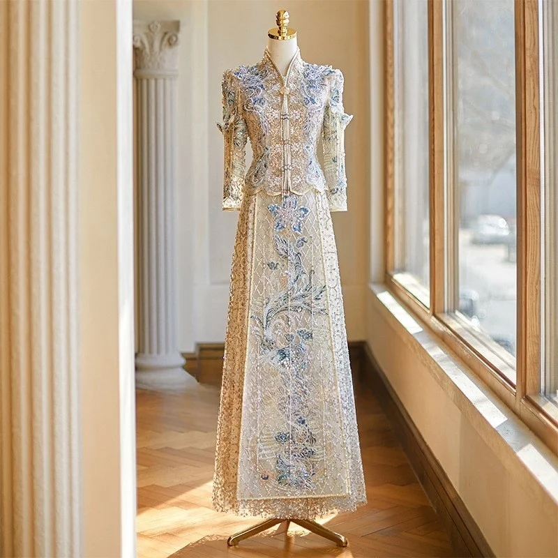New Chinese-style champagne-colored wedding dress for brides
New Chinese-style champagne-colored wedding dress for brides