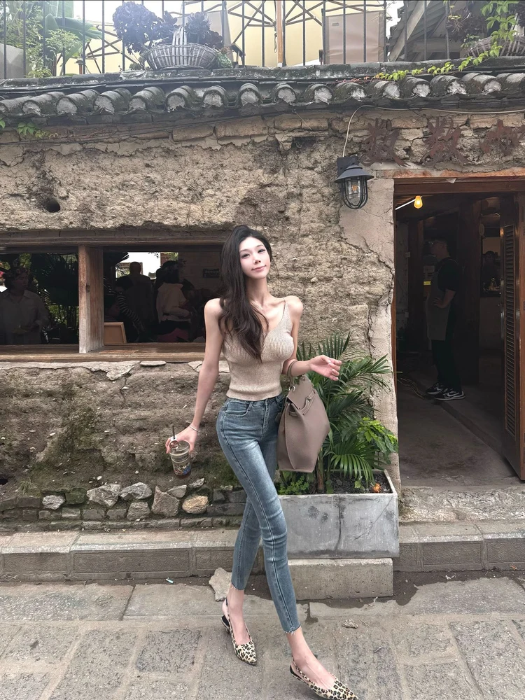 Retro Waed Blue ey Slim Fit Denim Jeans Women's High Waist Tummy Control Tight Elastic Nine Point Pencil Pants
Retro Waed Blue ey Slim Fit Denim Jeans Women's High Waist Tummy Control Tight Elastic Nine Point Pencil Pants