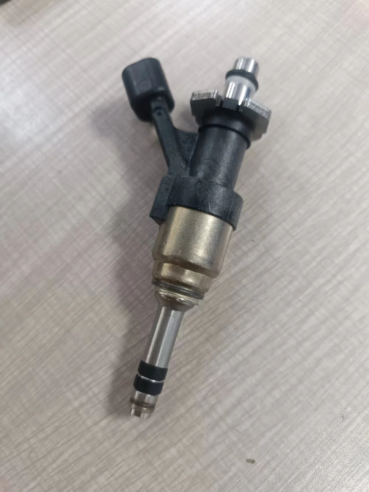 10PCS FUEL INJECTOR 12698484 12687650 12684125 12710481 for Chevrolet GMC 1500 GM Trucks 4.3L 5.3L 2014 - 2018
10PCS FUEL INJECTOR 12698484 12687650 12684125 12710481 for Chevrolet GMC 1500 GM Trucks 4.3L 5.3L 2014 - 2018