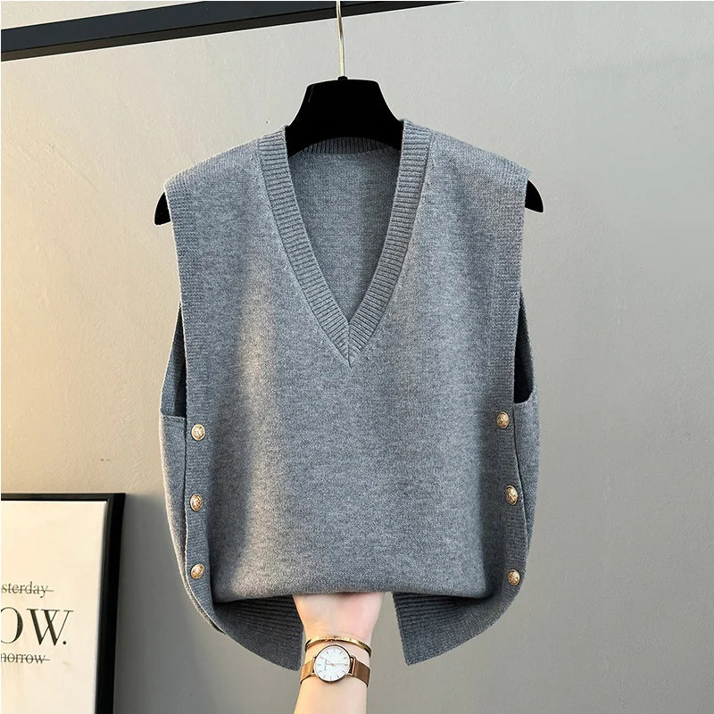 V-neck Sweater Vest Women's French Style Elegant Button Knit Sleeveless Top 2025 New Spring Autumn Loose Versatile Pullover
V-neck Sweater Vest Women's French Style Elegant Button Knit Sleeveless Top 2025 New Spring Autumn Loose Versatile Pullover