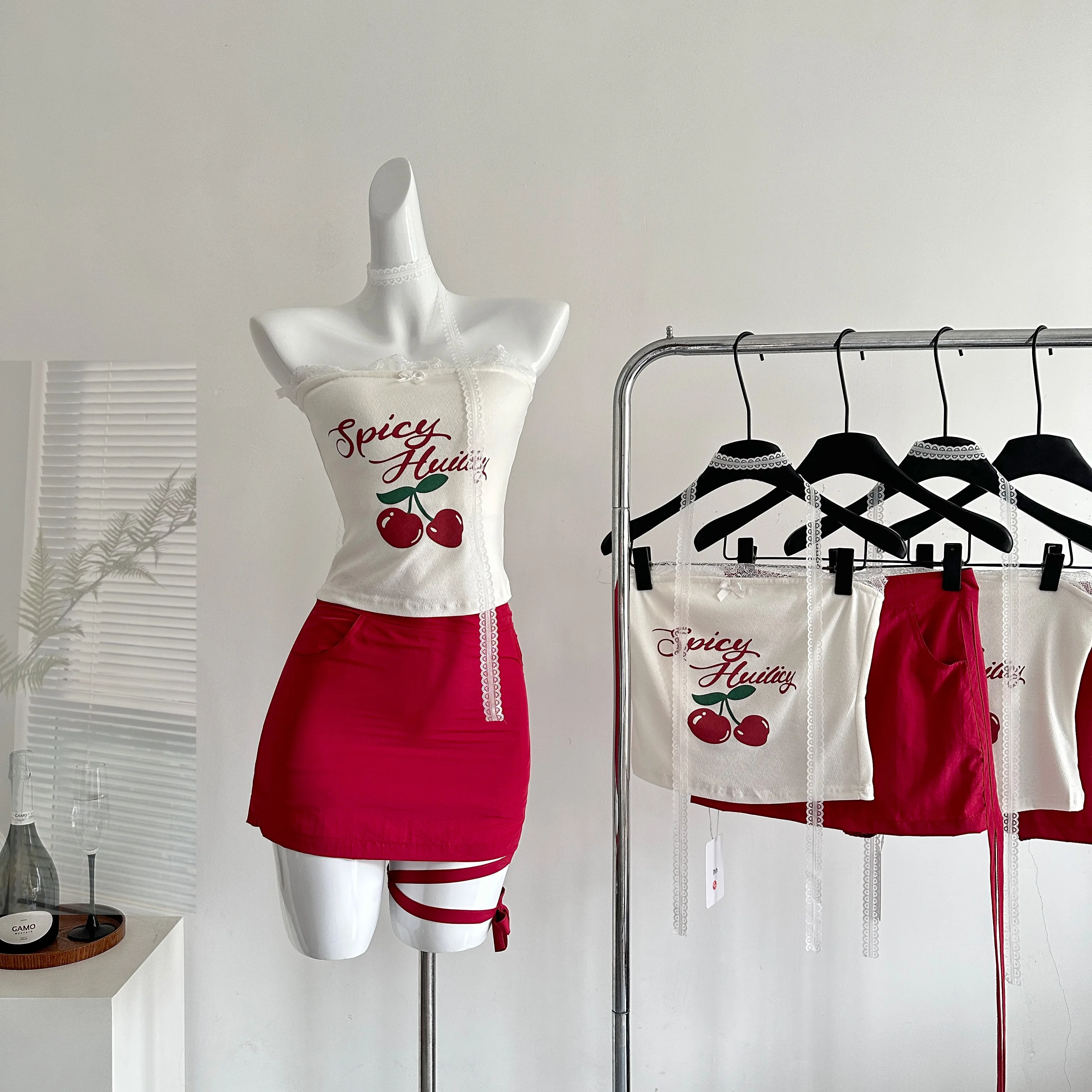 Summer Women 2000s Cute Core Y2k Birthday Kpop Shoujo Girl Gyaru Coquette Rave Outfits 2 Piece Set Print Tube Top + Mini Skirt
Summer Women 2000s Cute Core Y2k Birthday Kpop Shoujo Girl Gyaru Coquette Rave Outfits 2 Piece Set Print Tube Top + Mini Skirt