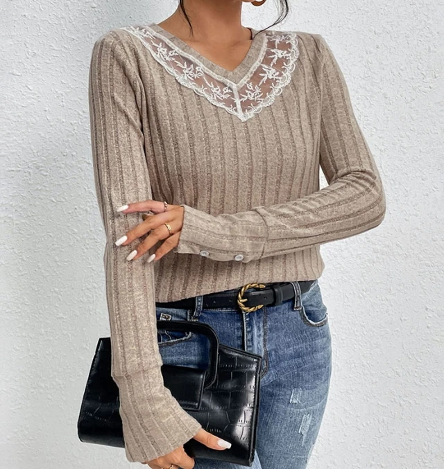 Women Sweater Base Long Sleeved V-Neck Knitted Sweater Lace Patchwork Vintage Slim Fit Sweater Temperament Commuting Sweater
Women Sweater Base Long Sleeved V-Neck Knitted Sweater Lace Patchwork Vintage Slim Fit Sweater Temperament Commuting Sweater