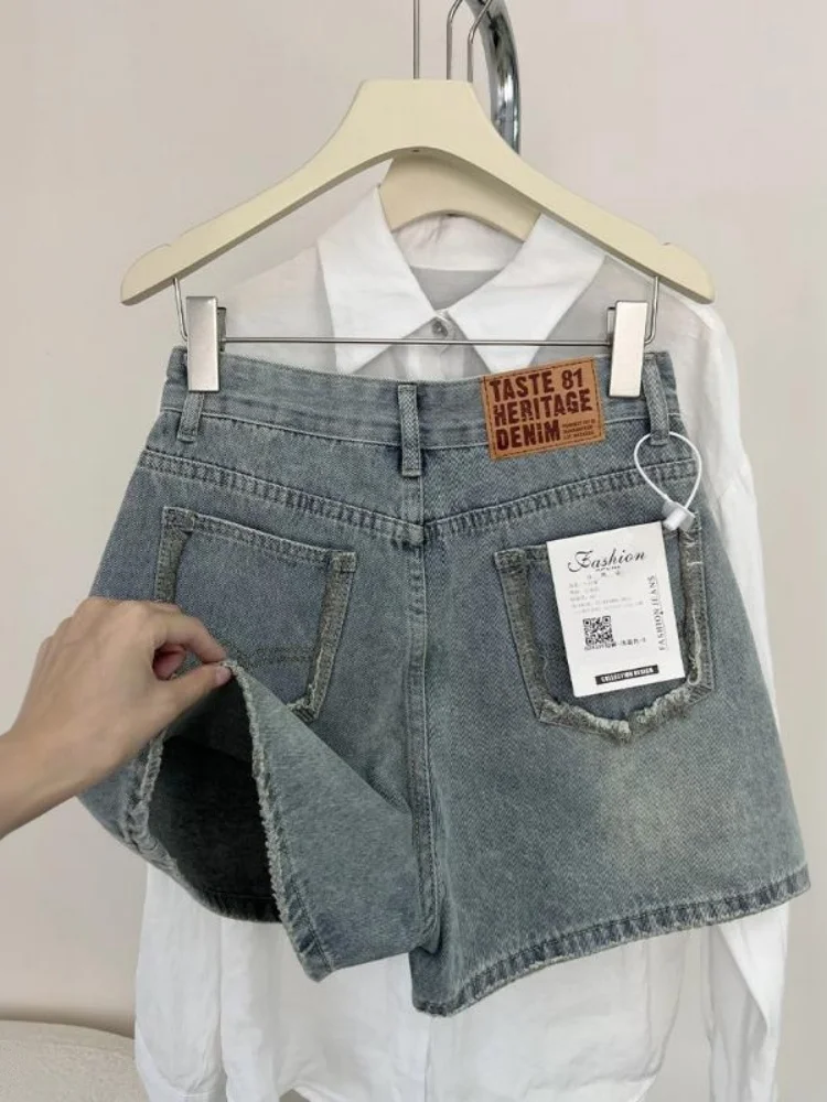 Retro High Waist A-Line Wide Leg Jeans Shorts Women's Summer Casual Wear Resistant High Waist Versatile Denim Shorts
Retro High Waist A-Line Wide Leg Jeans Shorts Women's Summer Casual Wear Resistant High Waist Versatile Denim Shorts