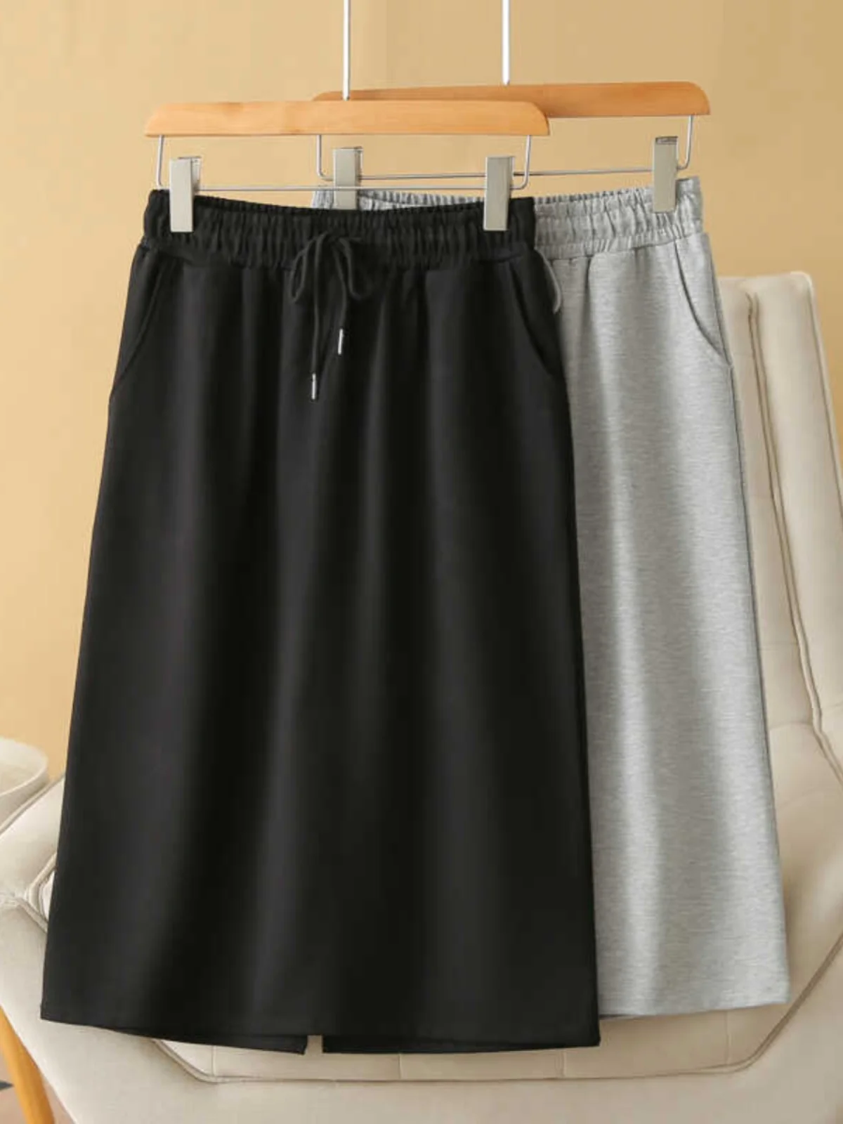Gray A-Line Skirt for plus Size Women Tight Fit Elastic Waist Drawstring Back Split Slimming Spring Autumn New Style
Gray A-Line Skirt for plus Size Women Tight Fit Elastic Waist Drawstring Back Split Slimming Spring Autumn New Style