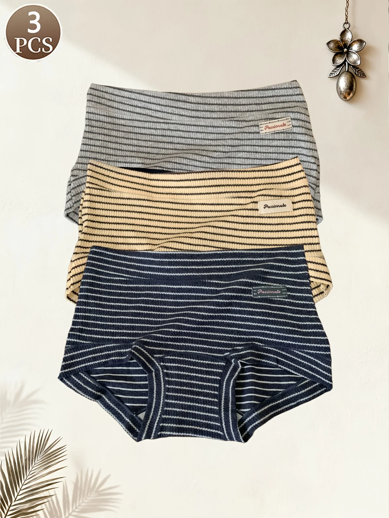 3PCS women's panties fashionable letter retro striped underwear mid waist casual sports pure cotton comfortable women's boxer br
3PCS women's panties fashionable letter retro striped underwear mid waist casual sports pure cotton comfortable women's boxer br