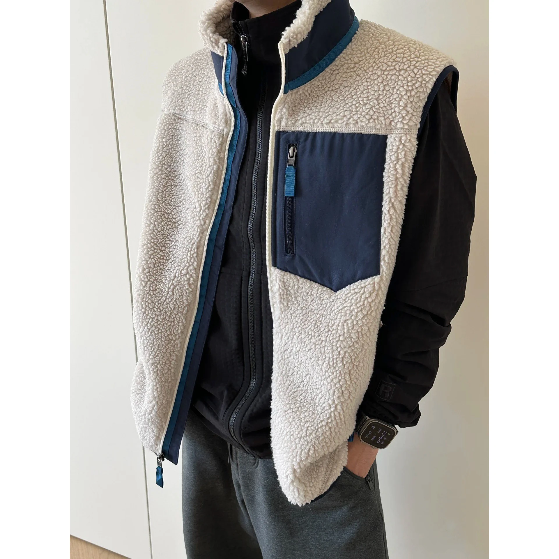 Outdoor Autumn and Winter Leisure Fishing Mountain Climbing Cycling Imitation Lambskin Fleece Zipper Men and Women Vest Jackets
Outdoor Autumn and Winter Leisure Fishing Mountain Climbing Cycling Imitation Lambskin Fleece Zipper Men and Women Vest Jackets