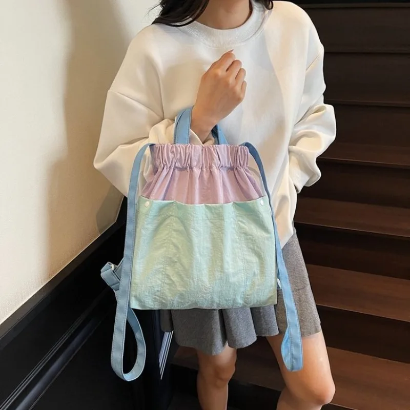 Роскошная сумка через плечо для студентов, портативная стильная популярная сумка в стиле Майяра, подходящая для поездов в торговом центре
Роскошная сумка через плечо для студентов, портативная стильная популярная сумка в стиле Майяра, подходящая для поездов в торговом центре