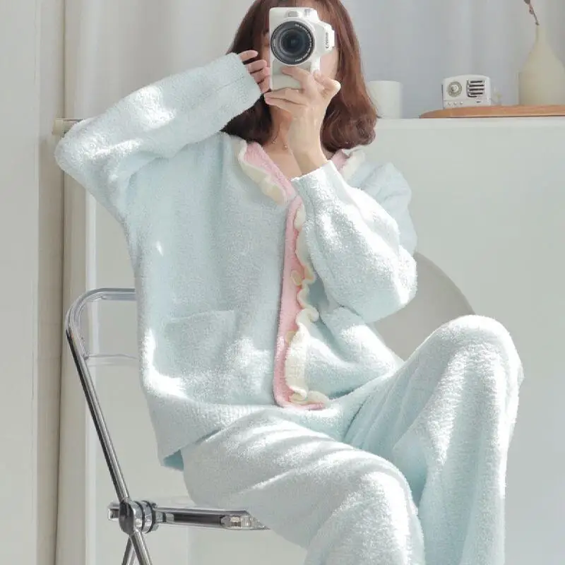 New Hot Women Sleepwear Set Coral Fleece for Women Autumn Winter Homewear Use Sweet Thickened Warm Viral Popular Cozy Sleepwear
New Hot Women Sleepwear Set Coral Fleece for Women Autumn Winter Homewear Use Sweet Thickened Warm Viral Popular Cozy Sleepwear