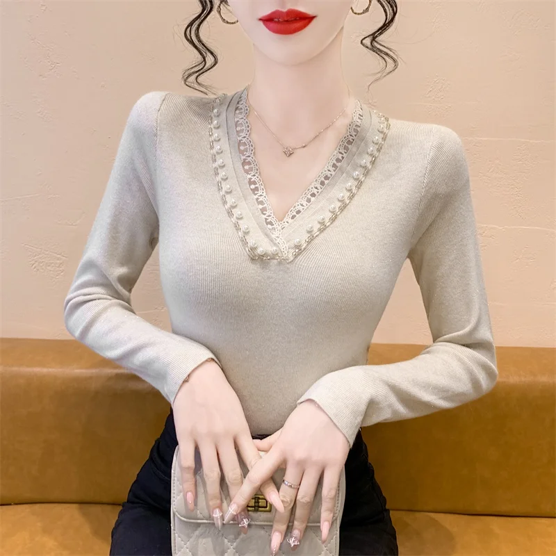 Ruffle Trim V-Ne Beaded Long Sve Knitted Slim Fit Base irt Women's Faionable Autumn Winter Inner Wear Top
Ruffle Trim V-Ne Beaded Long Sve Knitted Slim Fit Base irt Women's Faionable Autumn Winter Inner Wear Top