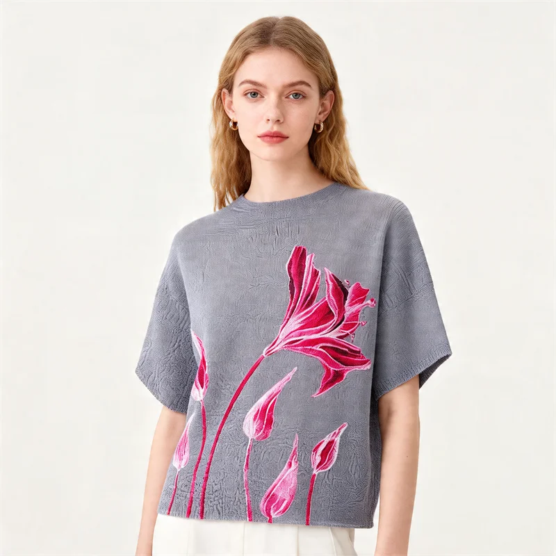 Miyake Pleated O Neck Short-sleeved T-shirt for Women Summer New Temperament Commuting Versatile Loose High-end Top for Women
Miyake Pleated O Neck Short-sleeved T-shirt for Women Summer New Temperament Commuting Versatile Loose High-end Top for Women