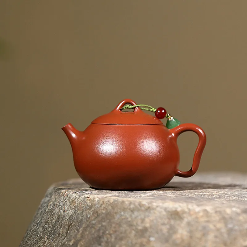 Chinese Yixing Handmade Purple Clay Teapot Small Capacity Household Tea Pot Beauty Tea Infuser Kettle Zisha Teaware 100ml
Chinese Yixing Handmade Purple Clay Teapot Small Capacity Household Tea Pot Beauty Tea Infuser Kettle Zisha Teaware 100ml