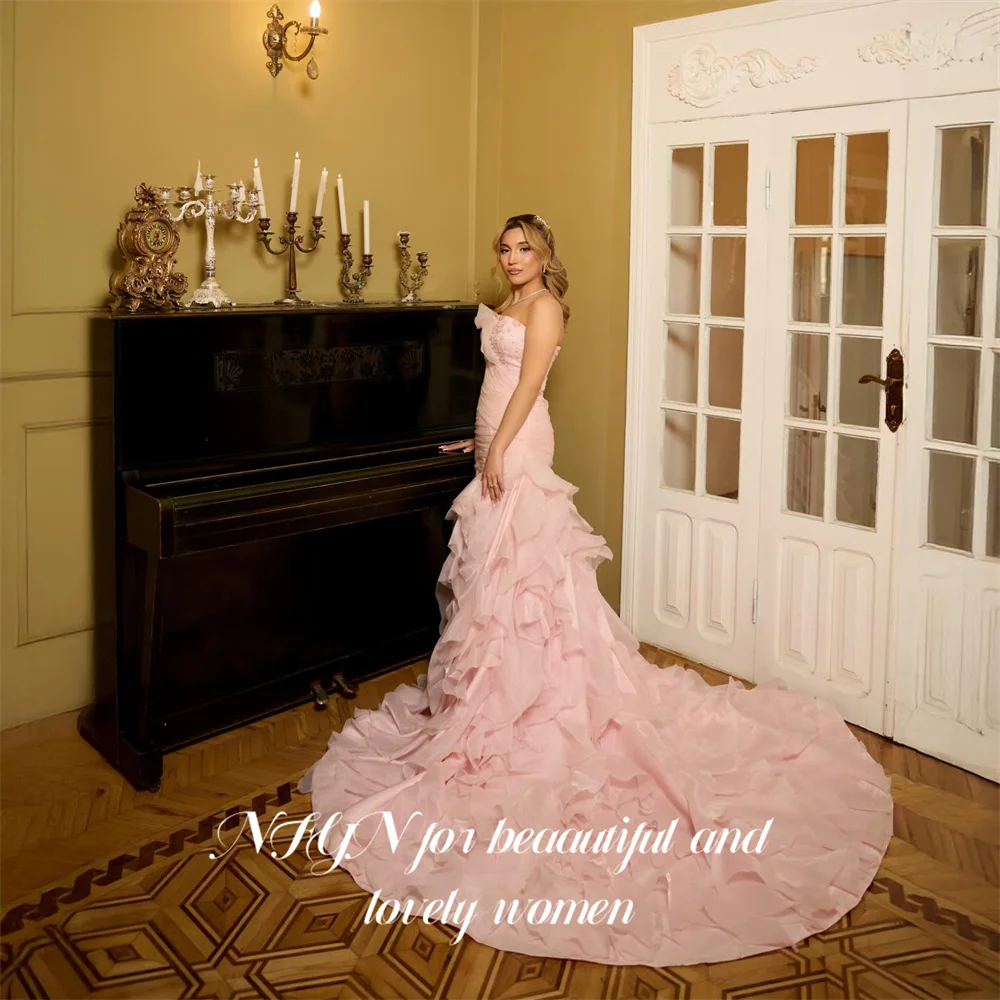 NFYN Pink Formal Gown Strapless Sleeveless Prom Dresses Wrap Hips Layered Floor Length Evening Dresses Modern Style Customized
NFYN Pink Formal Gown Strapless Sleeveless Prom Dresses Wrap Hips Layered Floor Length Evening Dresses Modern Style Customized