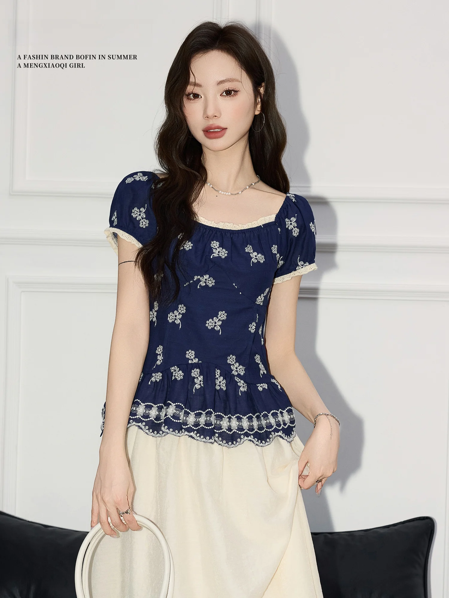 Meng Xiaoqi Retro Square Collar Bubble Sve T-irt Women's Summer Unique Floral Print Top Sweet Sle Slim Fit ort Sve
Meng Xiaoqi Retro Square Collar Bubble Sve T-irt Women's Summer Unique Floral Print Top Sweet Sle Slim Fit ort Sve