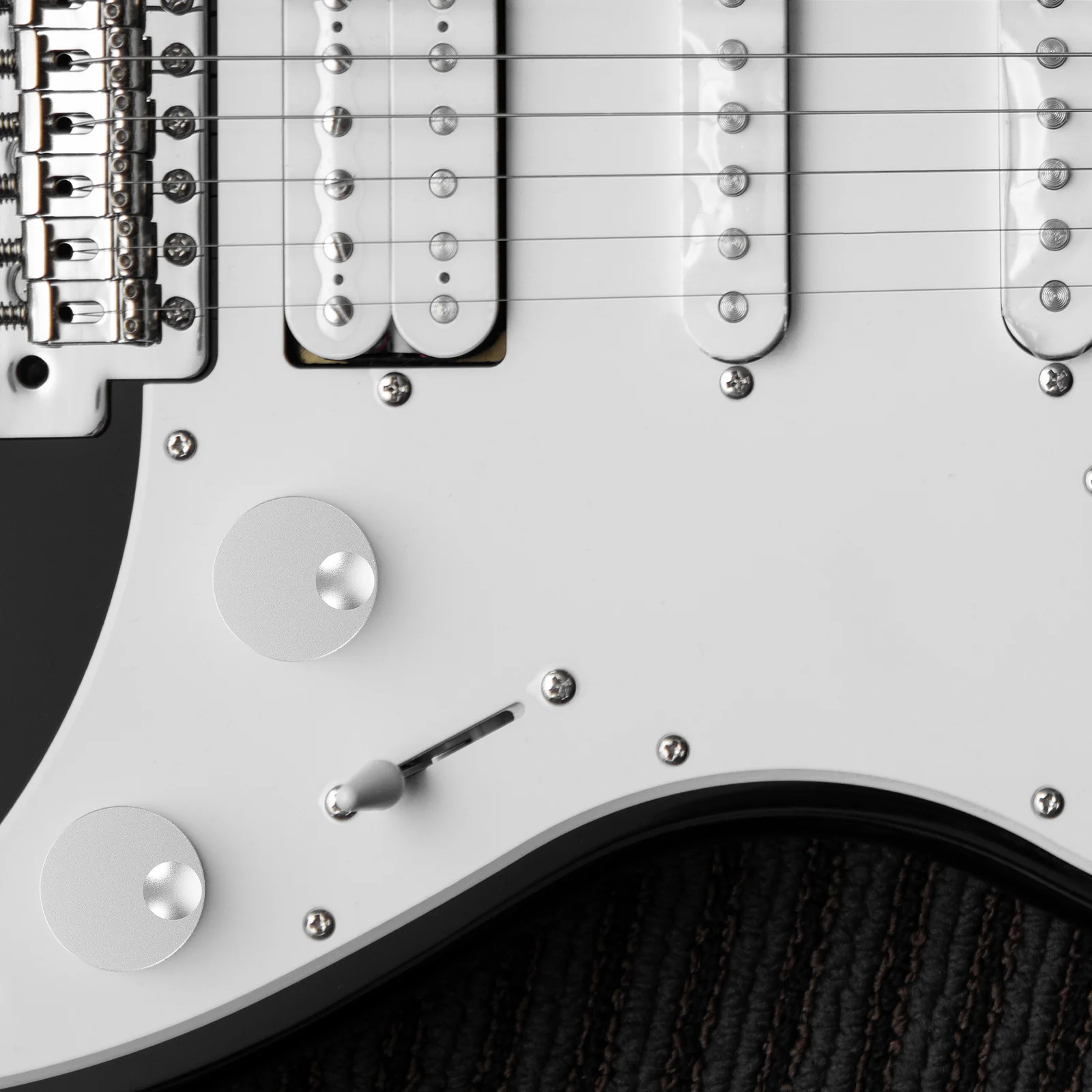 2Pcs Solid Aluminum Alloy Potentiometer Knob 32x13mm Audio Volume Control Replacement for Electric Guitar Bass Studio Equipment
2Pcs Solid Aluminum Alloy Potentiometer Knob 32x13mm Audio Volume Control Replacement for Electric Guitar Bass Studio Equipment