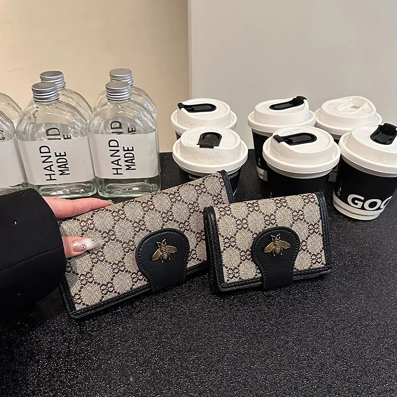 Women's Light Luxury Wallet, Multifunctional Compact Storage Bag with Niche Design for Fashionable Use
Women's Light Luxury Wallet, Multifunctional Compact Storage Bag with Niche Design for Fashionable Use