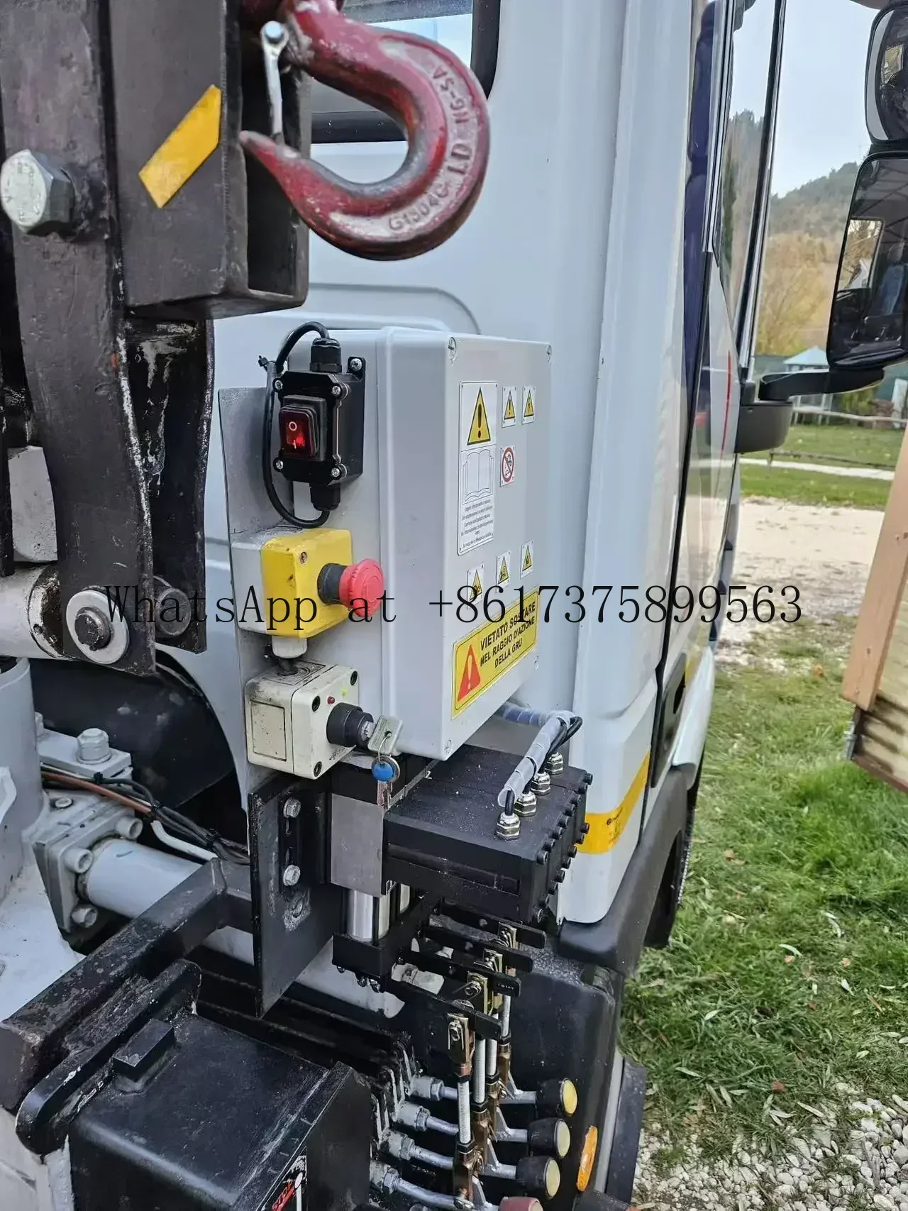 4-Joystick Mechanical Hydraulic Control Valve, Wireless Remote Operation for Crane Truck
4-Joystick Mechanical Hydraulic Control Valve, Wireless Remote Operation for Crane Truck
