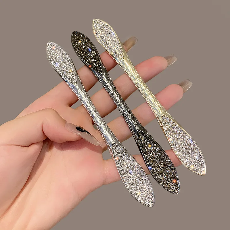 Simple and Modern Qipao Hairpin for Women in Summer, Back of The Head, Daily Hair Styling Accessories
Simple and Modern Qipao Hairpin for Women in Summer, Back of The Head, Daily Hair Styling Accessories