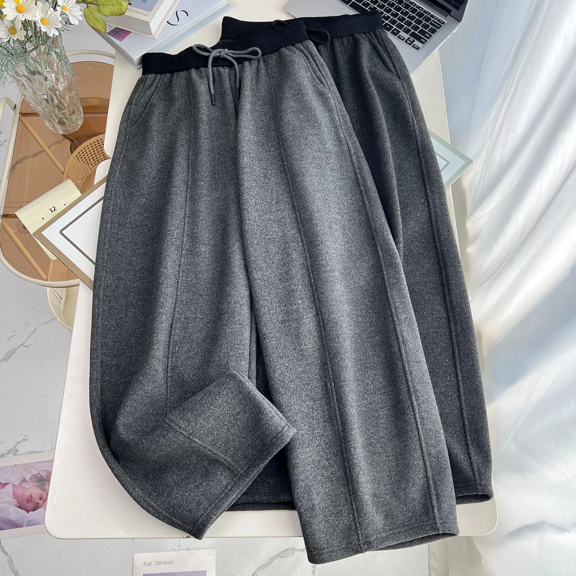 Casual Warm Fleece And Thickened Banana Trousers 4XL Fashion Plus Size Woman Clothing Curved Knife Pants 2025 Winter Simple
Casual Warm Fleece And Thickened Banana Trousers 4XL Fashion Plus Size Woman Clothing Curved Knife Pants 2025 Winter Simple