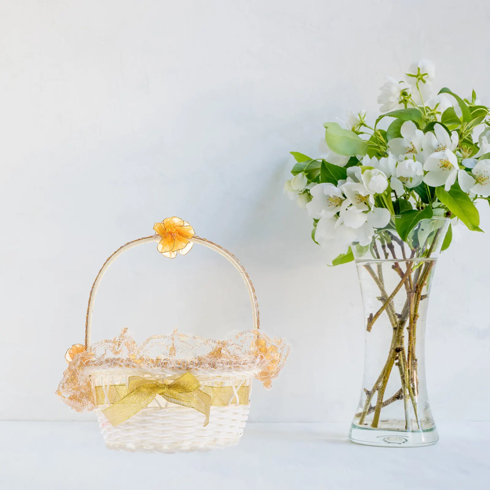 1Pcs Delicate Lace Wedding Basket Handheld Flower Holder for Bridal Shower Ceremony Decor Romantic Event Decoration Supplies
1Pcs Delicate Lace Wedding Basket Handheld Flower Holder for Bridal Shower Ceremony Decor Romantic Event Decoration Supplies