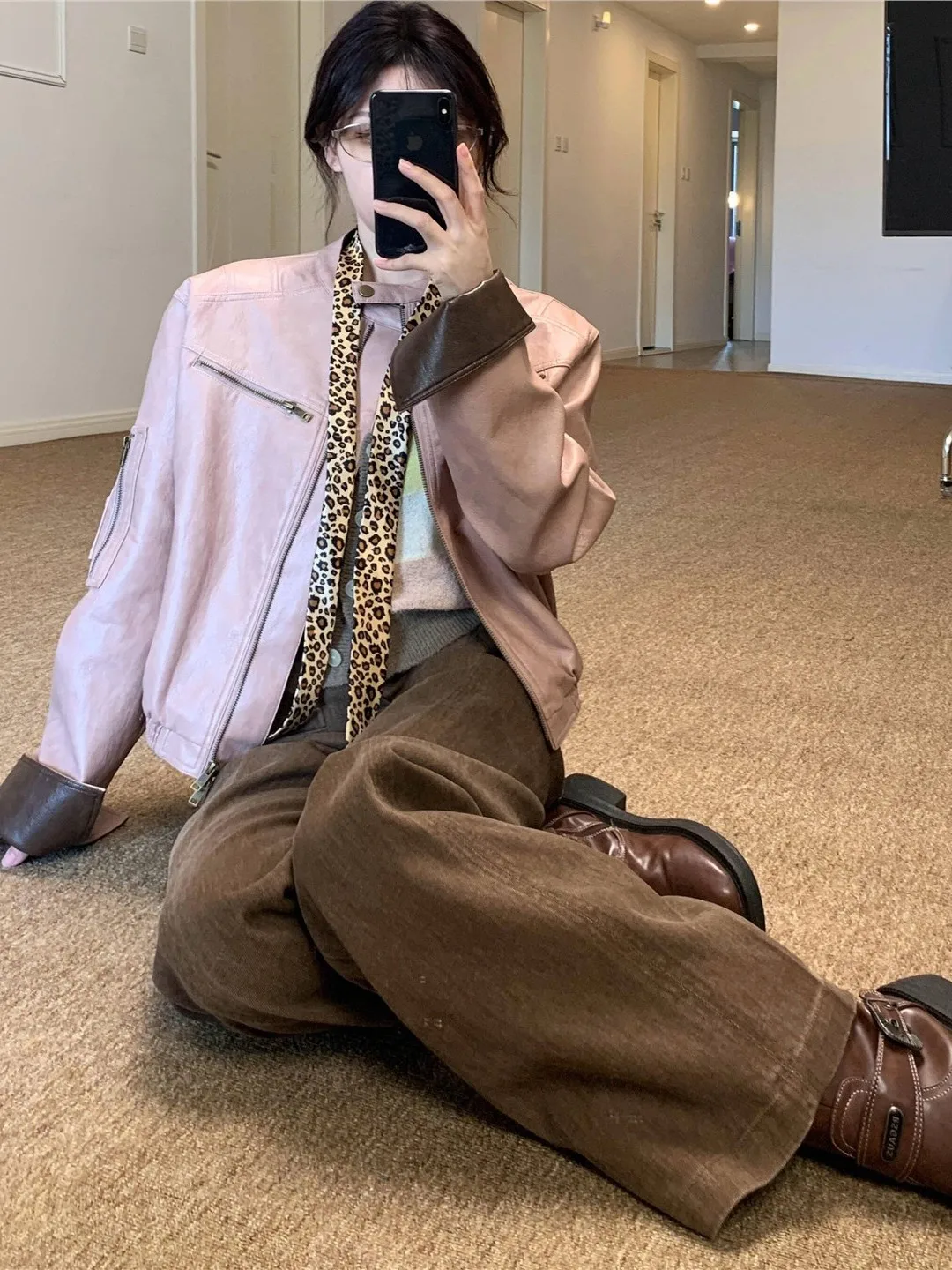 Fall Fashionable Women's Simple Korean Style Complete Set Long Sleeve round Neck Jacket And Pants Breathable Polyester Fiber
Fall Fashionable Women's Simple Korean Style Complete Set Long Sleeve round Neck Jacket And Pants Breathable Polyester Fiber