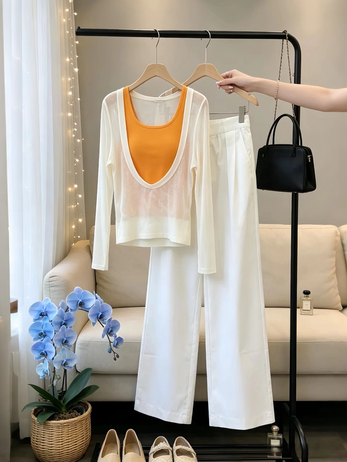 Summer New Style Casual Loose Matching Set V-neck Long Sleeve T-shirt And Slim Vest Two-piece Set Fashionable And Unique
Summer New Style Casual Loose Matching Set V-neck Long Sleeve T-shirt And Slim Vest Two-piece Set Fashionable And Unique