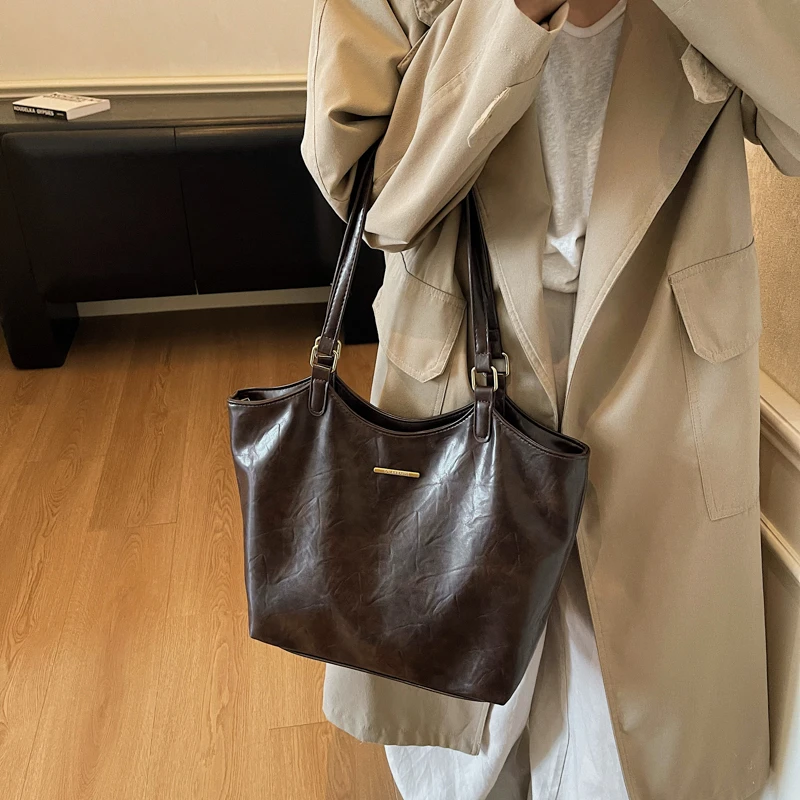 Women Luxury High End Leather Fashion Crossbody Bag Elegant Designer Shoulder Tote Handbag For City Lifestyle Fashion
Women Luxury High End Leather Fashion Crossbody Bag Elegant Designer Shoulder Tote Handbag For City Lifestyle Fashion