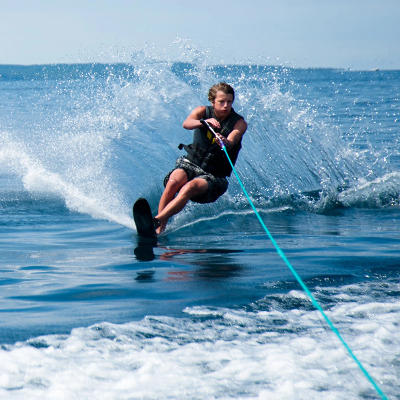 1-Section Wakeboard With Black Handle For Boating Water Skiing Kneeboarding Lightweight Durable Nylon Watersports Ropeboating
1-Section Wakeboard With Black Handle For Boating Water Skiing Kneeboarding Lightweight Durable Nylon Watersports Ropeboating