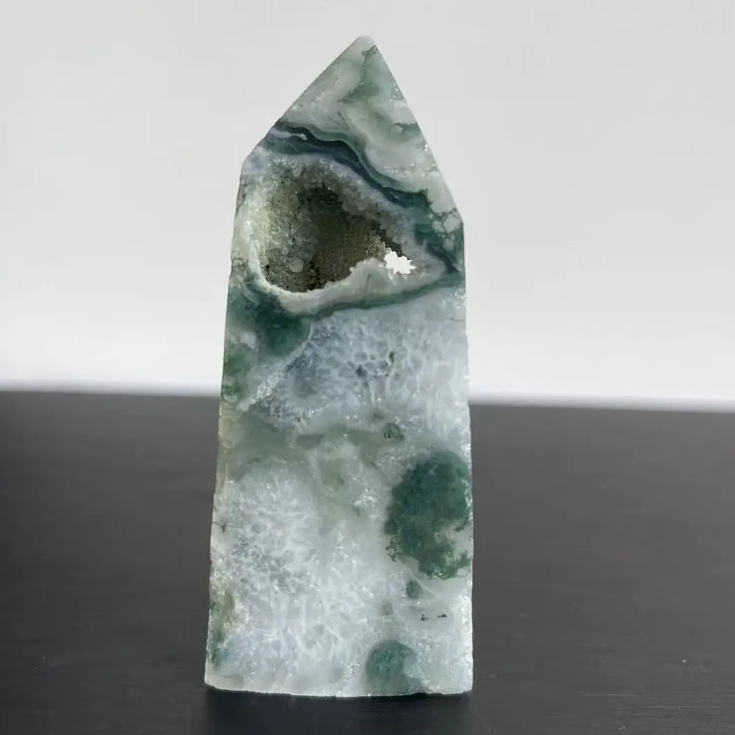 100% Natural Moss Agate Tower Healing Crystal Point Room Decor Natural Crystal and Stones Aquarium witchcraft Home Decoration
100% Natural Moss Agate Tower Healing Crystal Point Room Decor Natural Crystal and Stones Aquarium witchcraft Home Decoration