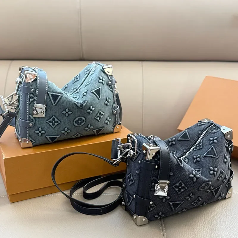 Evening Bags luxury shoulder bag A mirror Designer side trunk shoulder bag designer tote large leather travel Bag womens fashion
Evening Bags luxury shoulder bag A mirror Designer side trunk shoulder bag designer tote large leather travel Bag womens fashion