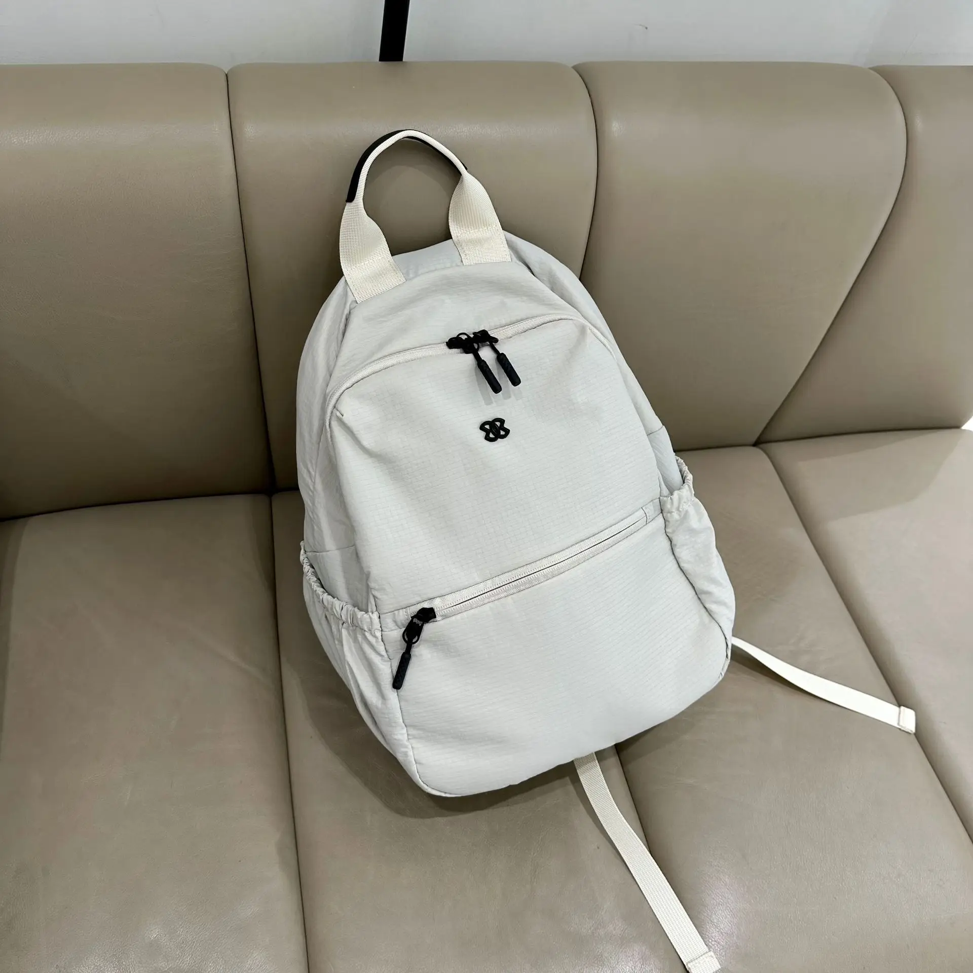 Fashionable And Casual Backpack Lightweight And Comfortable Waterproof Cloth Large-capacity Multi-functional Backpacks For Men A
Fashionable And Casual Backpack Lightweight And Comfortable Waterproof Cloth Large-capacity Multi-functional Backpacks For Men A