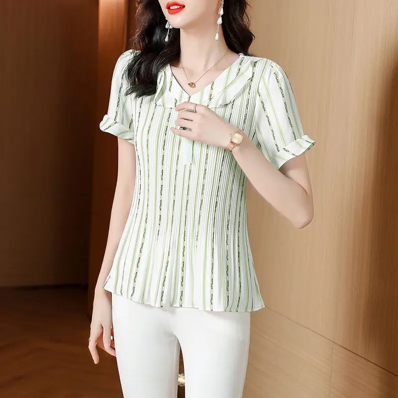 2023 New Summer Fashionable Commuting Minimalist V-neck Patchwork with Ruffle Edge Stripes, Westernized Casual Women's Shirt
2023 New Summer Fashionable Commuting Minimalist V-neck Patchwork with Ruffle Edge Stripes, Westernized Casual Women's Shirt