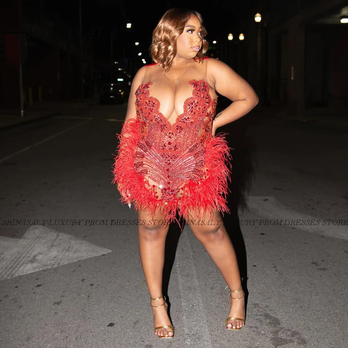 Customized Sparkly Diamonds Prom Dress For Black Girl 2025 Bead Birthday Party Gown Feather Sleeveless Homecoming Dresses
Customized Sparkly Diamonds Prom Dress For Black Girl 2025 Bead Birthday Party Gown Feather Sleeveless Homecoming Dresses