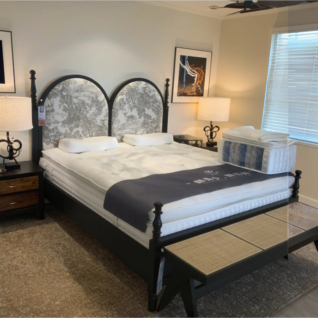 @#Vintage King-Size Bed with Modern Black Velvet Headboard Solid Plywood Wood Style Antique Design for Home Furniture
@#Vintage King-Size Bed with Modern Black Velvet Headboard Solid Plywood Wood Style Antique Design for Home Furniture