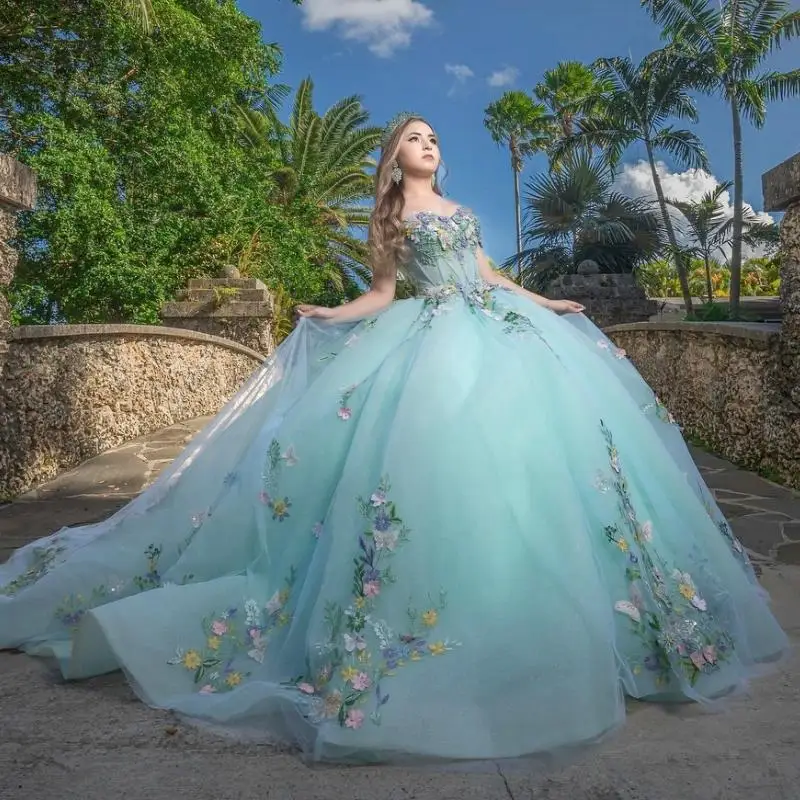 Light Green Sparkly Quinceanera Dresses Off The Shoulder Applique Lace Bow Beads Tull Princess Sweet 16 Dress vestidos 15 de
Light Green Sparkly Quinceanera Dresses Off The Shoulder Applique Lace Bow Beads Tull Princess Sweet 16 Dress vestidos 15 de