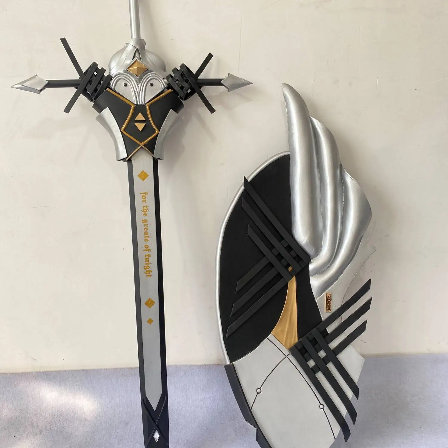 Blemishine Sword and Shield Props Game Arknights Cosplay Halloween Christmas Party Accessory for Comic Show
Blemishine Sword and Shield Props Game Arknights Cosplay Halloween Christmas Party Accessory for Comic Show