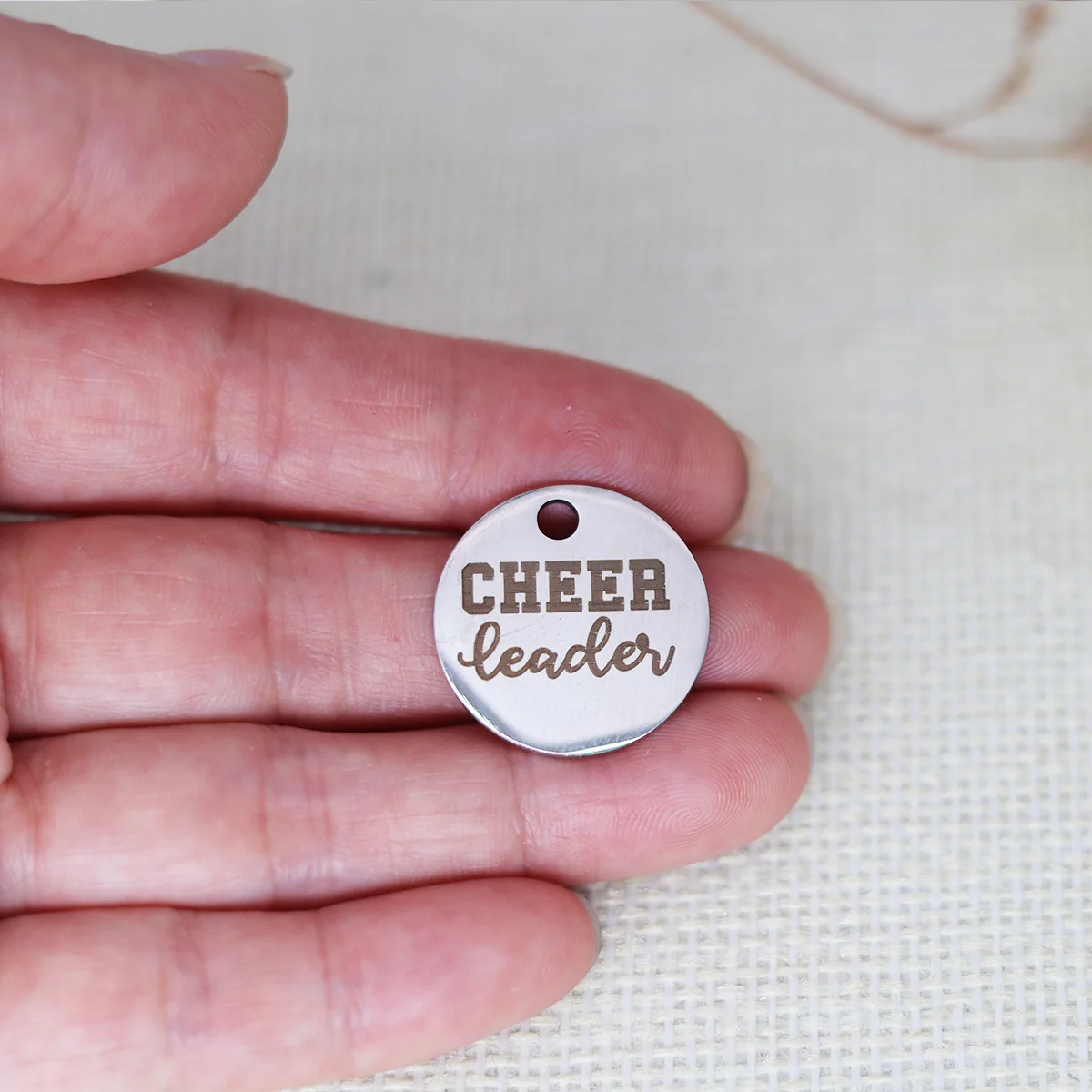 3pcs/Lot CHEER Leader Laser Engraved Stainless Steel Charm for Jewelry Making Events Organization Disc Message Pendan Bracelets
3pcs/Lot CHEER Leader Laser Engraved Stainless Steel Charm for Jewelry Making Events Organization Disc Message Pendan Bracelets