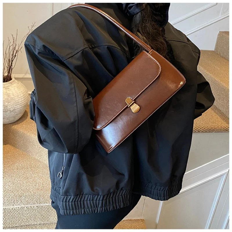 Vintage Elegant Commuter Bag For Business Women With Large Capacity High-end Minimalist Letter Logo Solid
Vintage Elegant Commuter Bag For Business Women With Large Capacity High-end Minimalist Letter Logo Solid