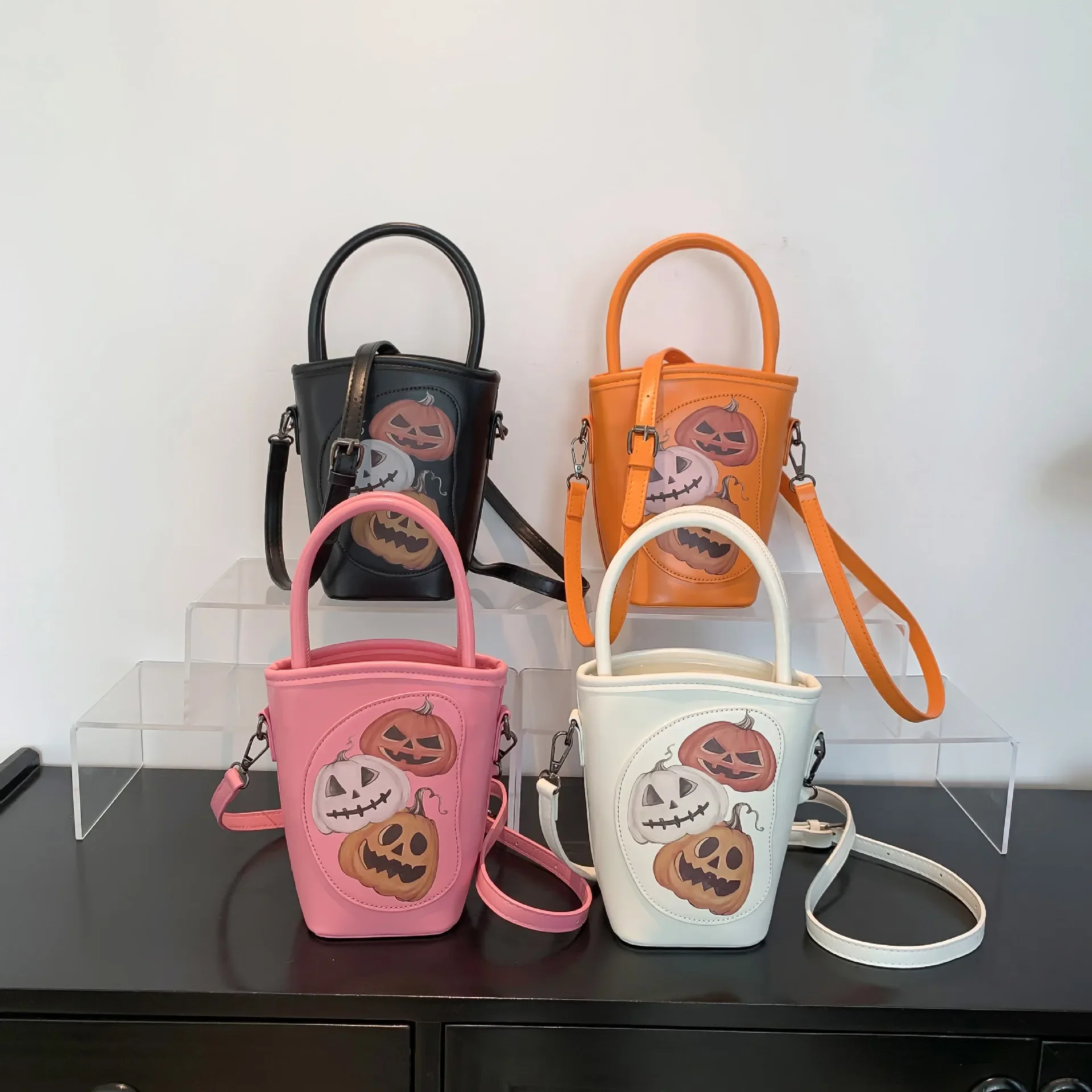 Halloween Novelty Pumpkin Printing Designer Top-Handle Bag PU Leather Bucket Bags For Women New Trend Small Crossbody Bag Purse
Halloween Novelty Pumpkin Printing Designer Top-Handle Bag PU Leather Bucket Bags For Women New Trend Small Crossbody Bag Purse