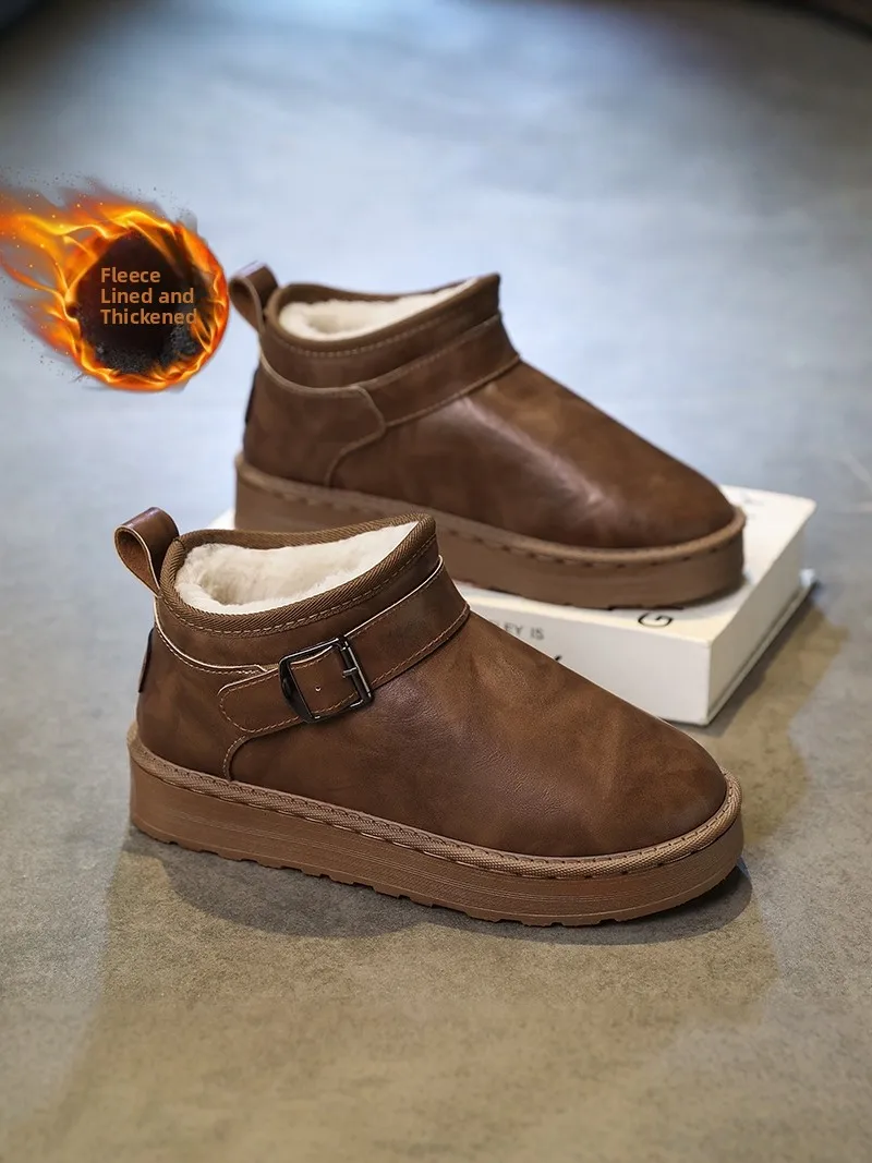 Men's Winter Thickened Fleece Lined Snow Boots Outdoor Cold Proof Warm Cotton Shoes Casual Versatile Retro Waterproof Leather...
Men's Winter Thickened Fleece Lined Snow Boots Outdoor Cold Proof Warm Cotton Shoes Casual Versatile Retro Waterproof Leather...