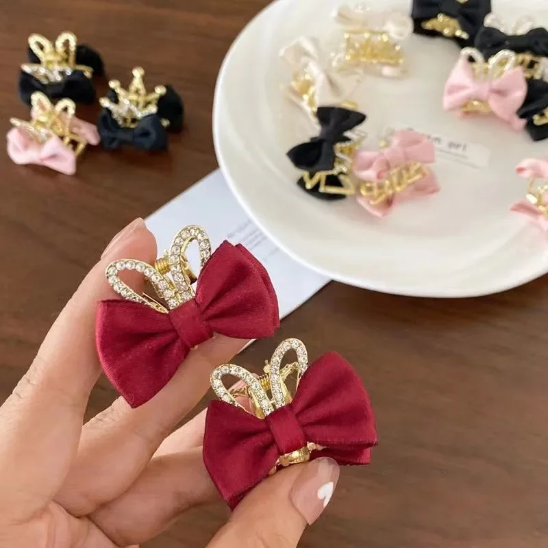 New Red Bow Metal Hair Clip for Women Side Banger Clip Temperament Zircon Shark Clip Mini Barrettes Girl Hair Accessories
New Red Bow Metal Hair Clip for Women Side Banger Clip Temperament Zircon Shark Clip Mini Barrettes Girl Hair Accessories