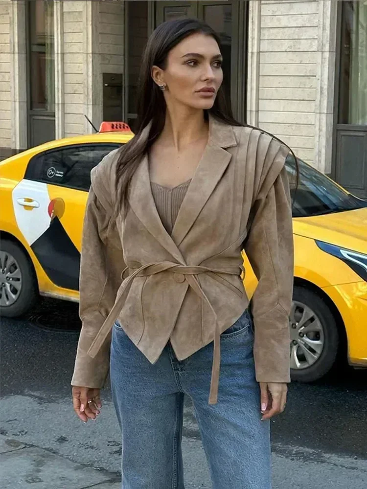 Women Slim-fit Lace-up Pleated Blazer Coat Vintage Lapel Long Sleeve Double Pocket Solid Belt Short Jacket Fall Winter Outerwear
Women Slim-fit Lace-up Pleated Blazer Coat Vintage Lapel Long Sleeve Double Pocket Solid Belt Short Jacket Fall Winter Outerwear