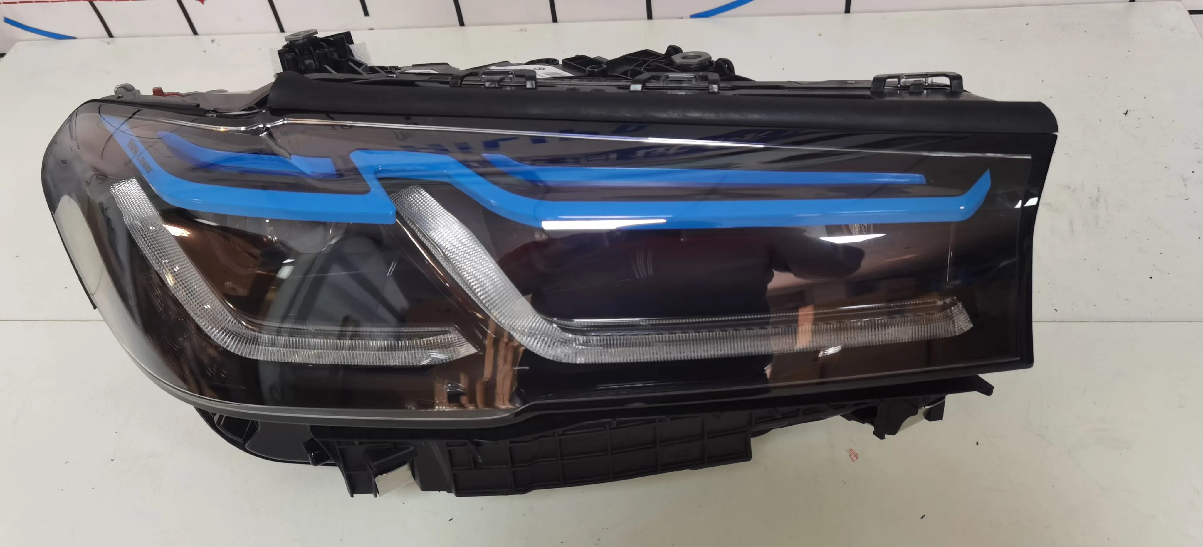 Fit For BMW 5 Headlight 2016-2023 BMW G30 Headlight Upgrade To BMW M5 Competition Laser Headlamp Blue Eye LED Lamp Plug And Play
Fit For BMW 5 Headlight 2016-2023 BMW G30 Headlight Upgrade To BMW M5 Competition Laser Headlamp Blue Eye LED Lamp Plug And Play