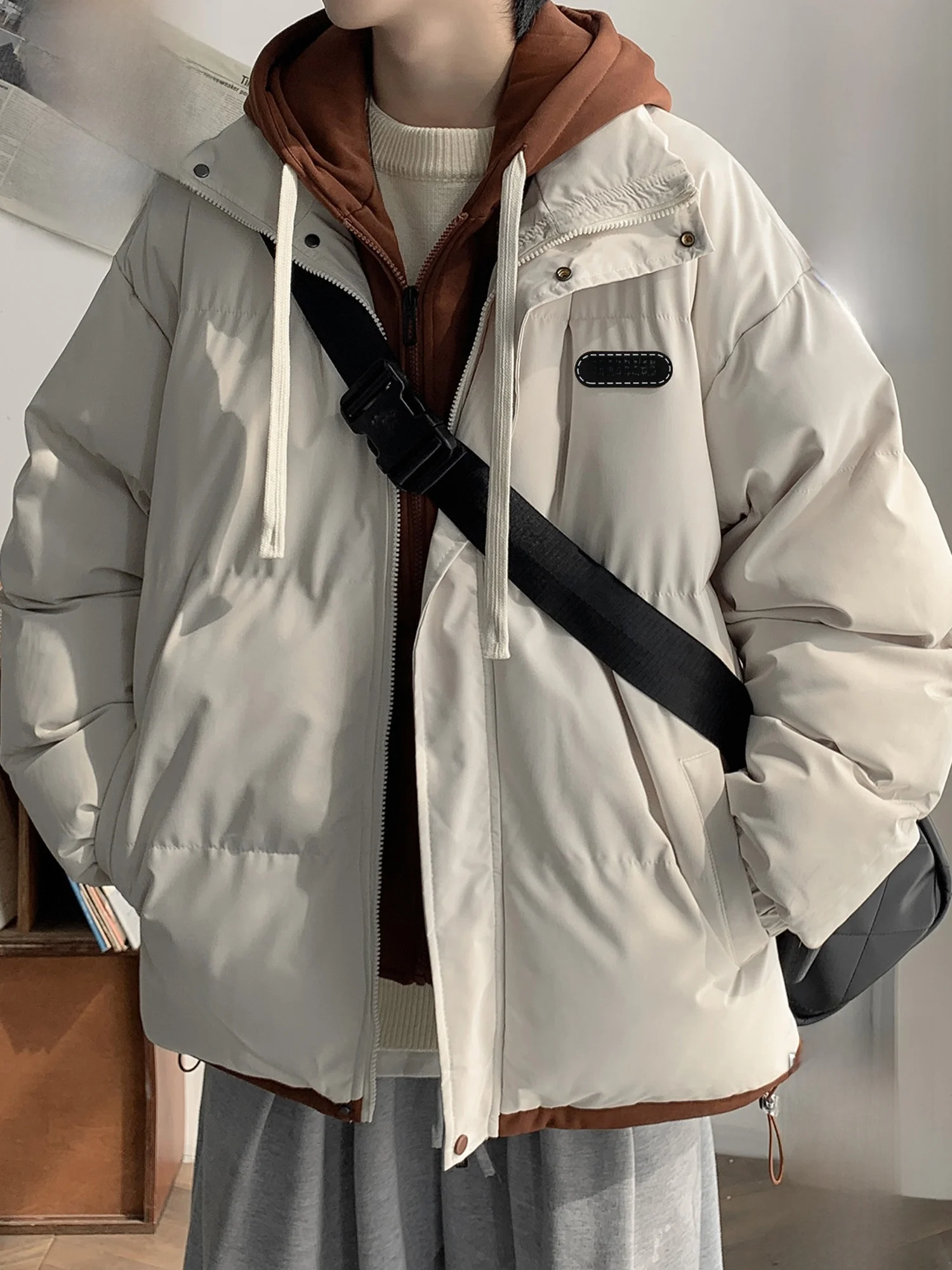 Зимняя хлопковая куртка Paul Frank для мужчин: повседневная, свободного кроя, теплая, с капюшоном, молодежная, из полиэстера
Зимняя хлопковая куртка Paul Frank для мужчин: повседневная, свободного кроя, теплая, с капюшоном, молодежная, из полиэстера