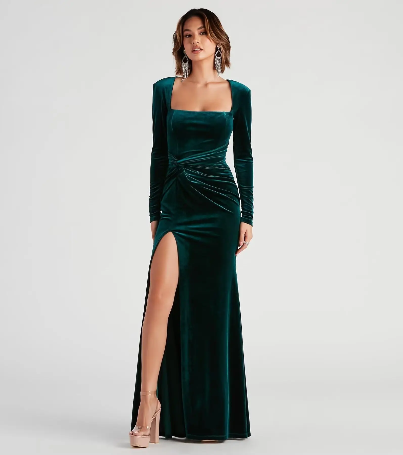Velvet Long Sleeve Bridesmaid Dresses for Women Ruched Long Formal Evening Cocktail Gown with Slit
Velvet Long Sleeve Bridesmaid Dresses for Women Ruched Long Formal Evening Cocktail Gown with Slit