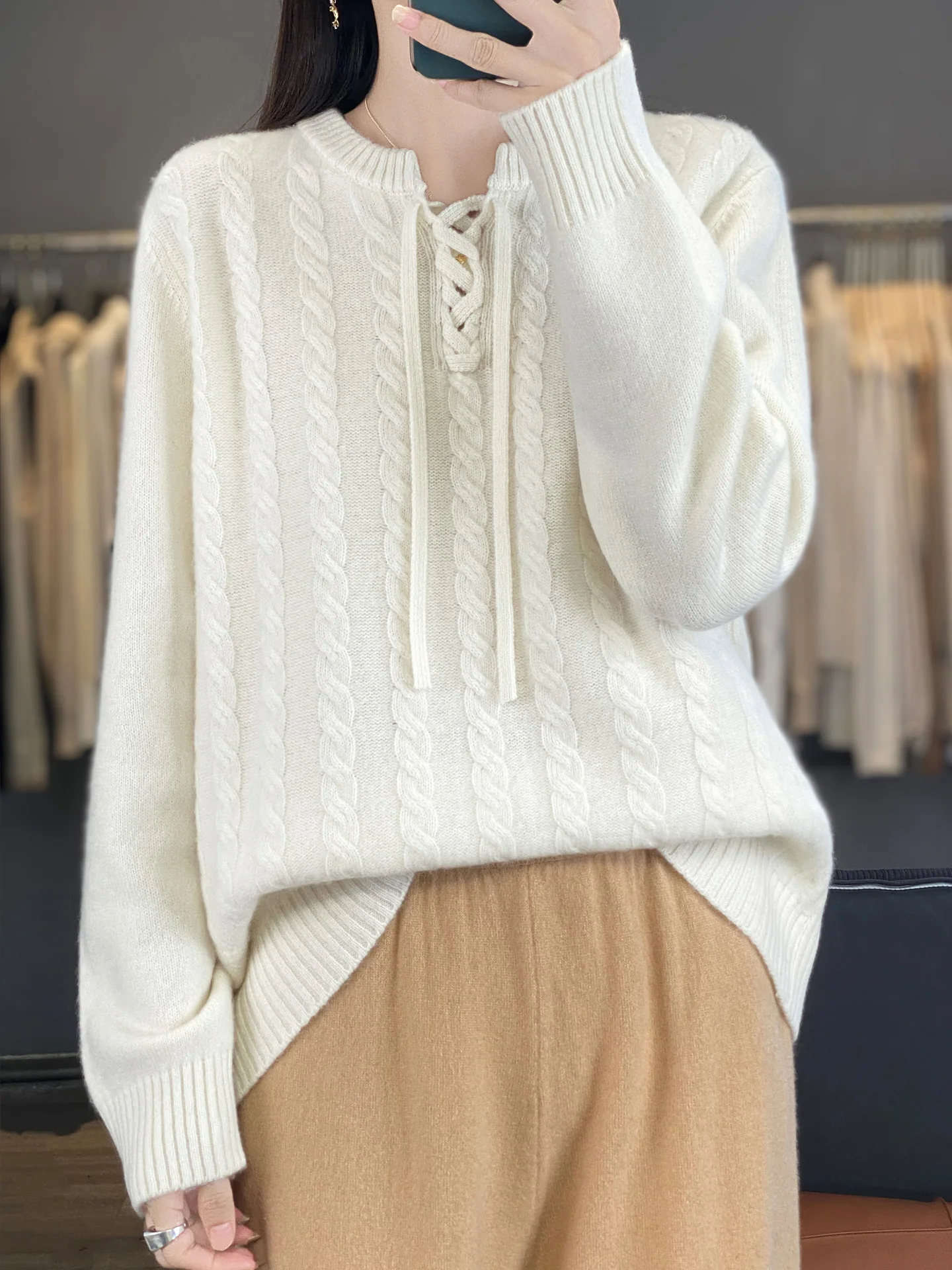 Модный утепленный шерстяной вязаный свитер для женщин с круглым вырезом и узором «косы», в корейском стиле, для повседневной носки
Модный утепленный шерстяной вязаный свитер для женщин с круглым вырезом и узором «косы», в корейском стиле, для повседневной носки