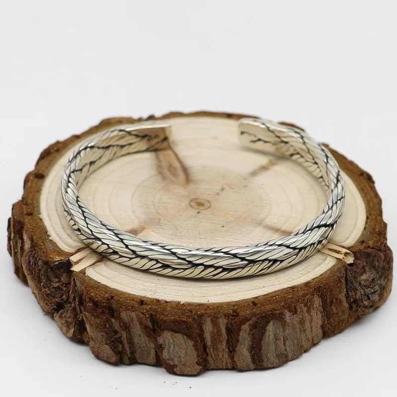 S925 Sterling Silver Bracelet Sweet New Qing Fashion Bracelet Retro Simple Initial Jewelry Interwoven Vine Bracelet Male Gift
S925 Sterling Silver Bracelet Sweet New Qing Fashion Bracelet Retro Simple Initial Jewelry Interwoven Vine Bracelet Male Gift