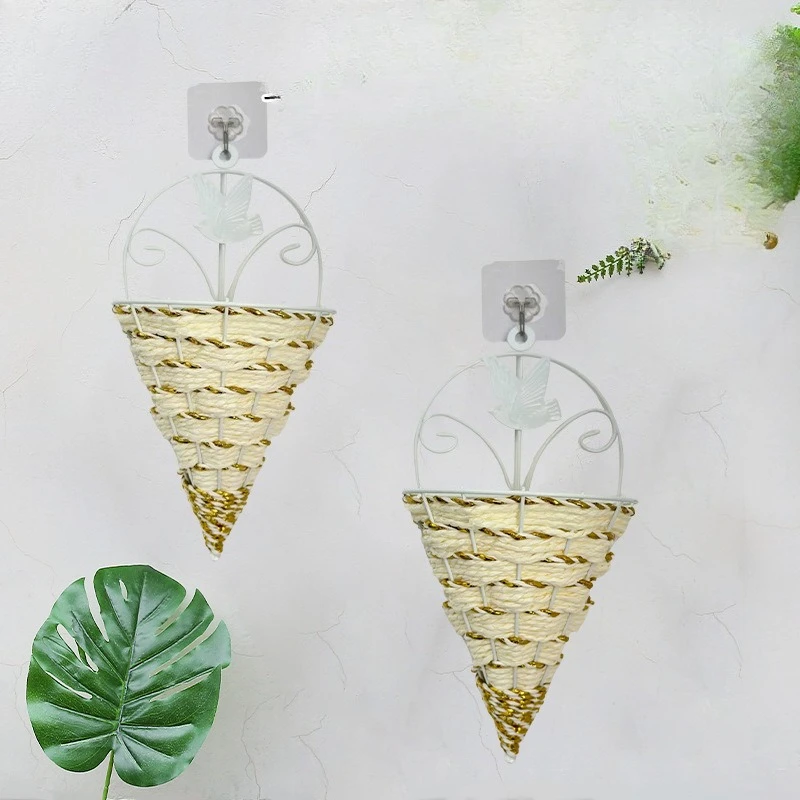 Wall-mounted triangular wall-mounted iron rattan wall-mounted flower pot indoor decoration hanging basket flower arrangement
Wall-mounted triangular wall-mounted iron rattan wall-mounted flower pot indoor decoration hanging basket flower arrangement